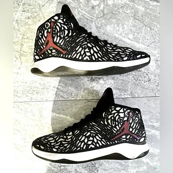 ??NIKE Air JORDAN 2016 UltraFly Black & White w/ Red Logo x Size : 12?? Jordan Ultra Fly White Black for Sale | Authenticity  main image 2